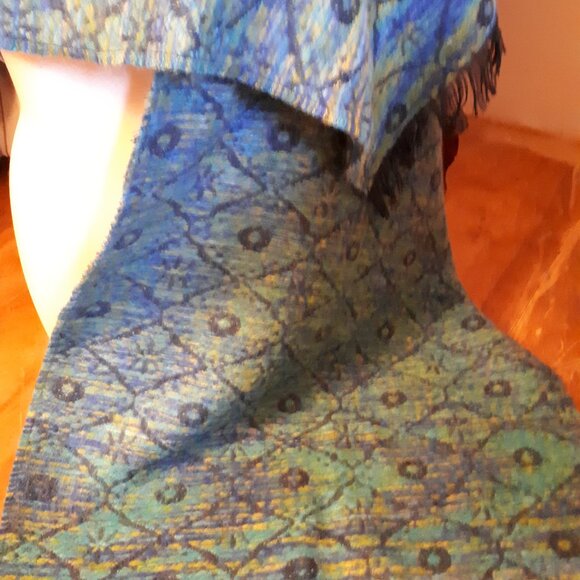 Beautiful Shawl by Etereo - Vivid colors of turquoise and green - Picture 5 of 8